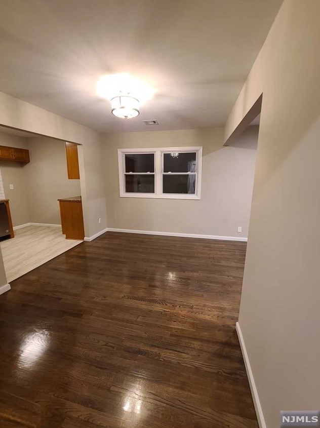 237 Van Buren St, Lyndhurst, NJ 07071