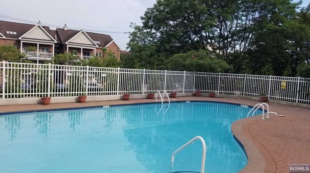 28 Garden Pl Apt 161, Edgewater, NJ 07020