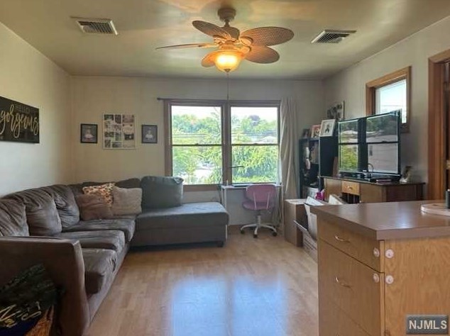 306 Westervelt Pl, Lodi NJ  07644-1215 exterior