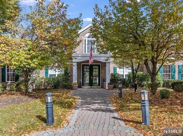 107 Four Seasons Dr, Wayne, NJ 07470-1941