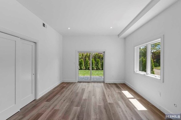 2400 5th St, West Fort Lee NJ  07024-7812 exterior