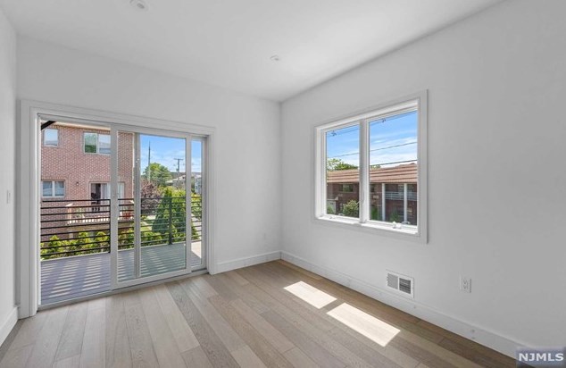 2400 5th St, West Fort Lee NJ  07024-7812 exterior