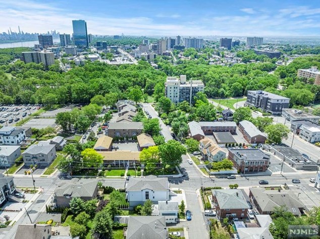 2400 5th St, West Fort Lee NJ  07024-7812 exterior