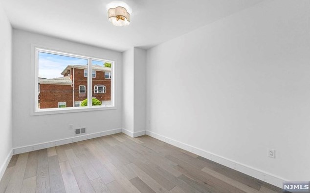 2400 5th St, West Fort Lee NJ  07024-7812 exterior