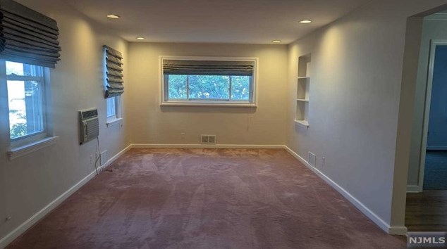 1342 Somerset Rd, Teaneck, NJ 07666