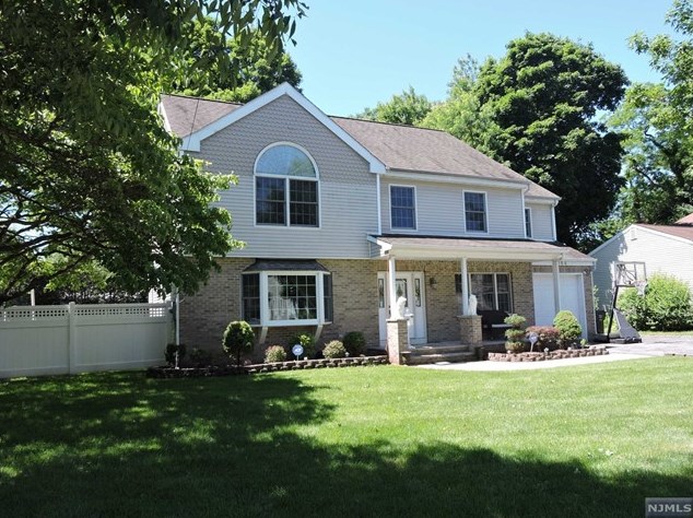 164 Reid Way, Paramus, NJ 07652