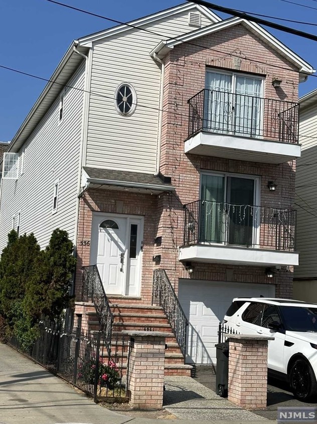 536 66th St, West New York, NJ 07093