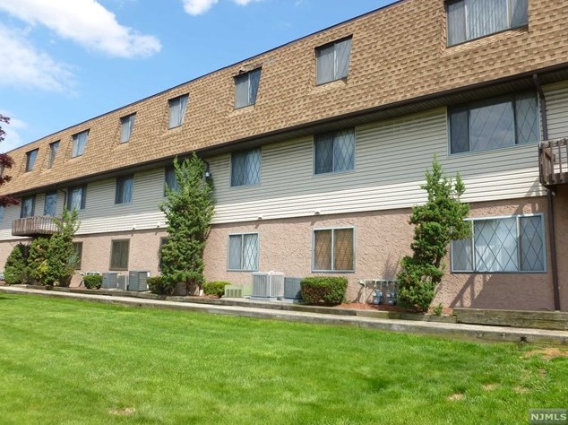 846 Riverside Ave Apt 306, Lyndhurst, NJ 07071