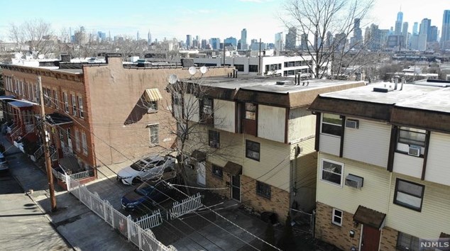 4 Gray St, Jersey City, NJ 07302-3104