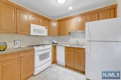 58 Kinderkamack Rd Apt 4, Emerson, NJ 07630