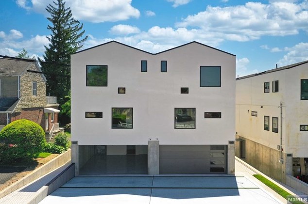 66 Henry Ave #b, Palisades Park, NJ 07650