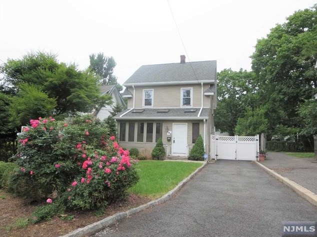 468 Tenafly Rd, Englewood, NJ 07631