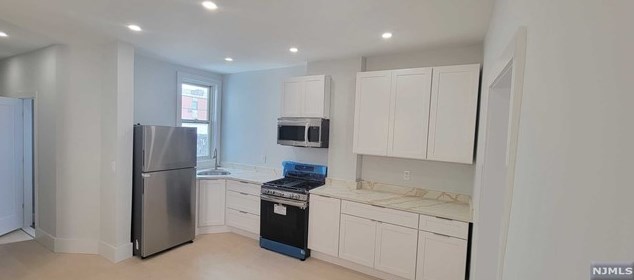 131 Palisade Ave #4, Cliffside Park, NJ 07010