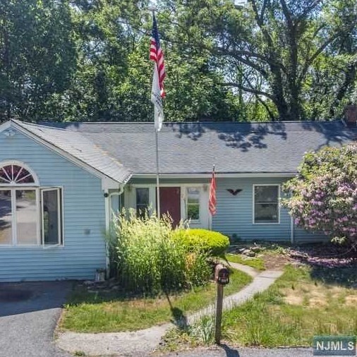 20 Binnacle Ave, West Milford, NJ 07480