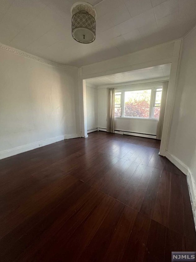 94 Monhegan St, Clifton NJ  07013-2053 exterior