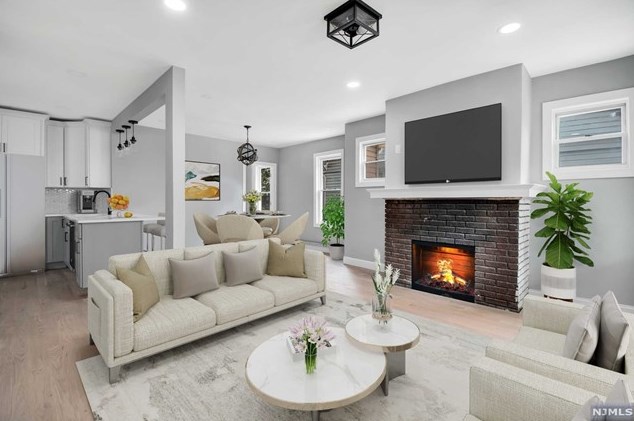 227 Custer Ave, Newark NJ  07112-2140 exterior