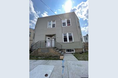 41 Mcadoo Avenue #2 in Jersey City, New Jersey