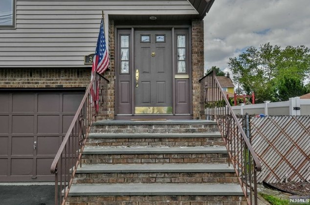 369 Kaplan Ave, Hackensack NJ  07601-1837 exterior