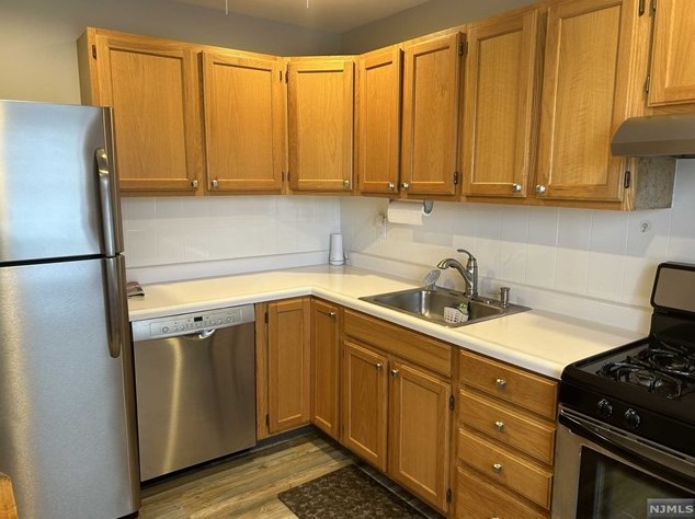 1136 Valley Rd, Wayne, NJ 07470