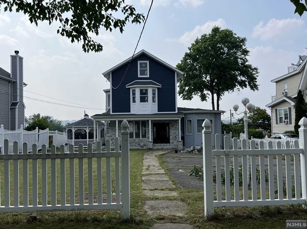 529 Belgrove Dr, Kearny, NJ 07032