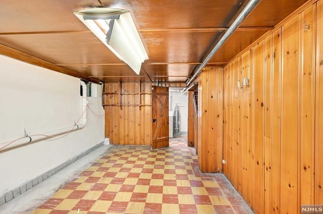 12 Glenwood St, Clifton NJ  07013-2604 exterior