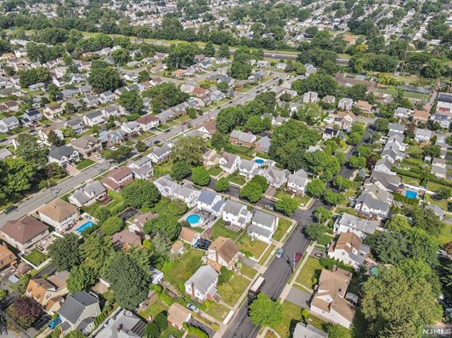 12 Glenwood St, Clifton NJ  07013-2604 exterior