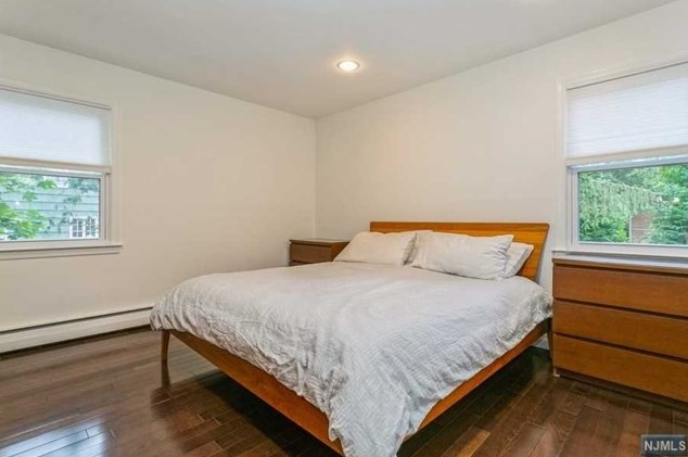 44 Roberts Ct, Tenafly NJ 07670-2001 exterior