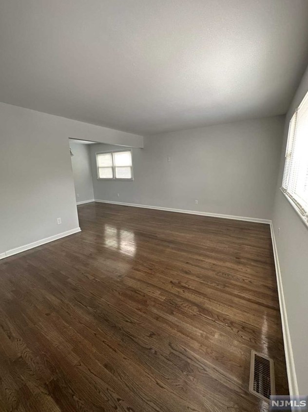 327 Eagle St, North Arlington, NJ 07031