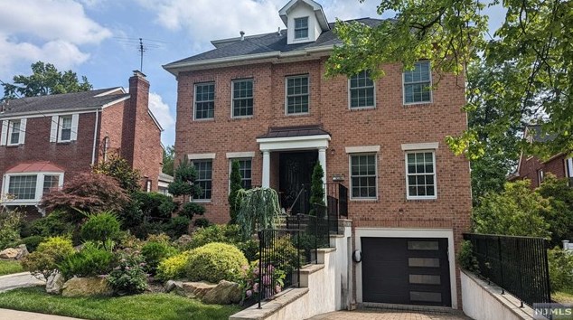 602 Maitland Ave, Teaneck, NJ 07666