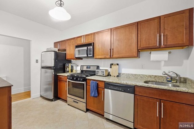 1722 Kennedy Blvd #1, Union City, NJ 07087