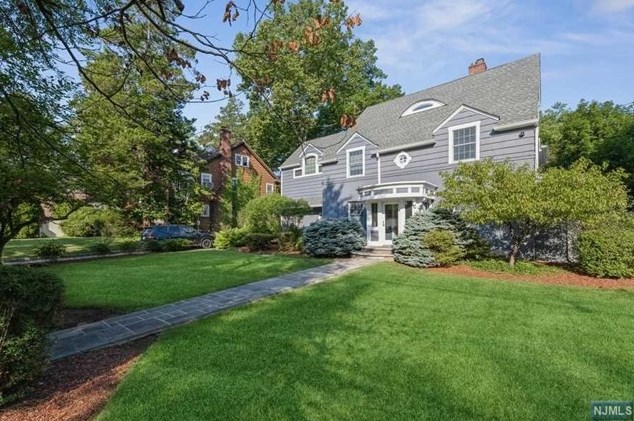 1340 Sussex Rd, Teaneck, NJ 07666
