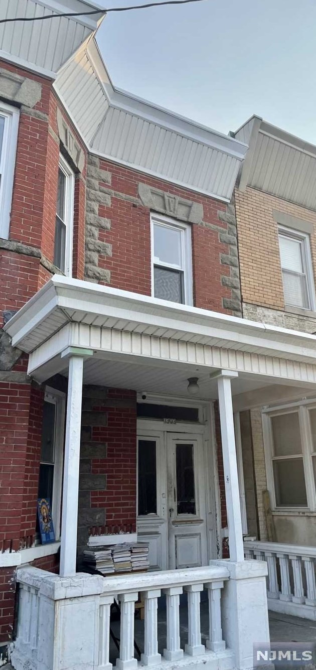 1303 9th St, North Bergen, NJ 07047