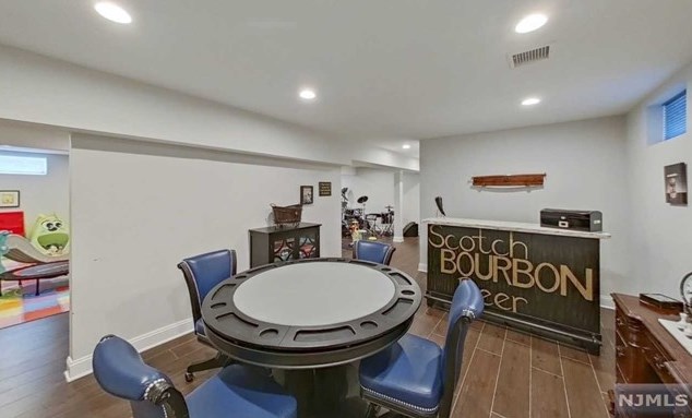 129 Palisade Ave, Emerson NJ  07630-1844 exterior