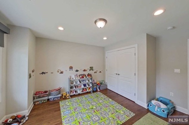 129 Palisade Ave, Emerson NJ  07630-1844 exterior