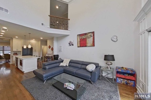 129 Palisade Ave, Emerson NJ  07630-1844 exterior