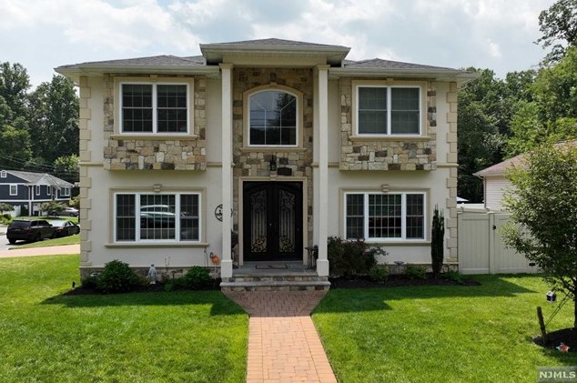 129 Palisade Ave, Emerson NJ  07630-1844 exterior