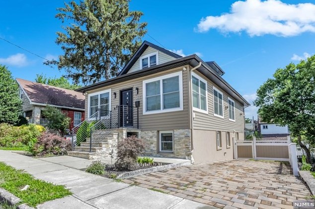 389 Lafayette Ave, Cliffside Park, NJ 07010
