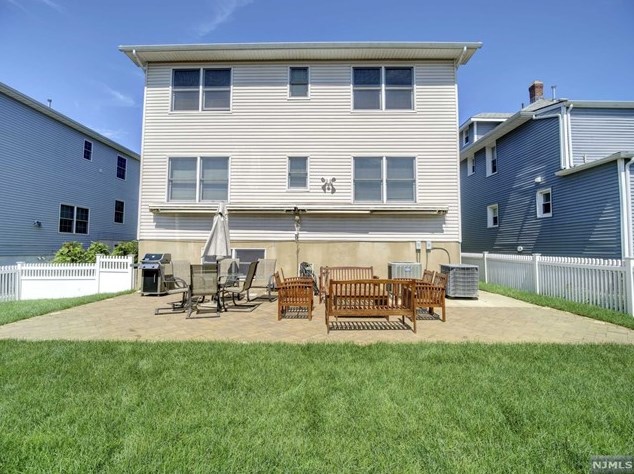 226 Lafayette Ave #1, Lyndhurst, NJ 07071