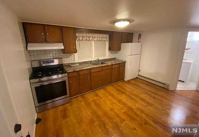 10 Hodges Pl #2, Paterson, NJ 07508