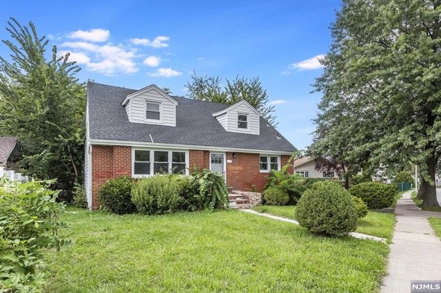 175 West Parkway Dr, East Orange, NJ 07017