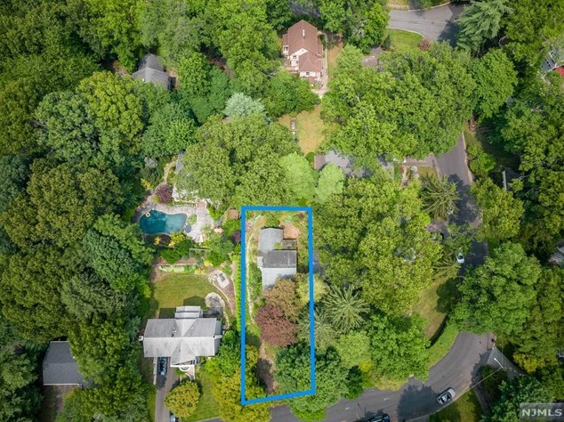 15 Ravine Rd, Tenafly, NJ 07670