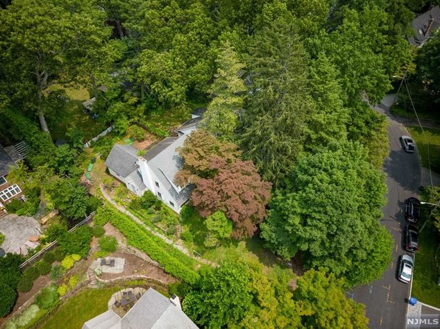 15 Ravine Rd, Tenafly NJ  07670-2124 exterior