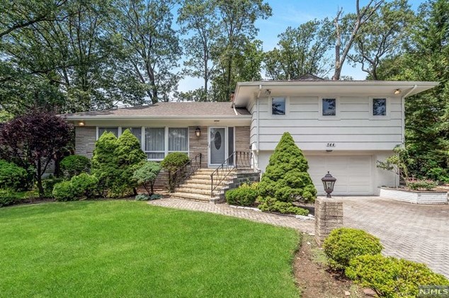 544 Floyd St, Englewood, NJ 07632