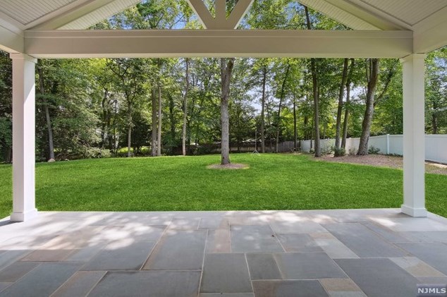 687 Burke St, Township Of Washington NJ  07676-3831 exterior