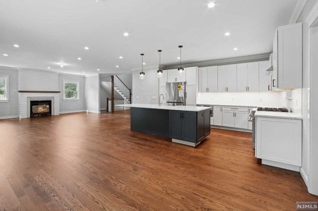 687 Burke St, Township Of Washington NJ  07676-3831 exterior