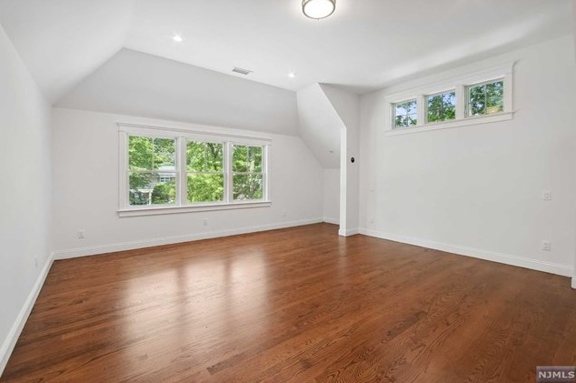 687 Burke St, Township Of Washington NJ  07676-3831 exterior