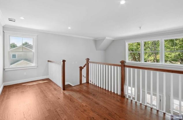 687 Burke St, Township Of Washington NJ  07676-3831 exterior