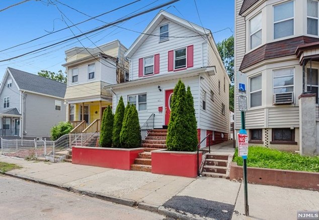 63 Maple Ave, Irvington, NJ 07111