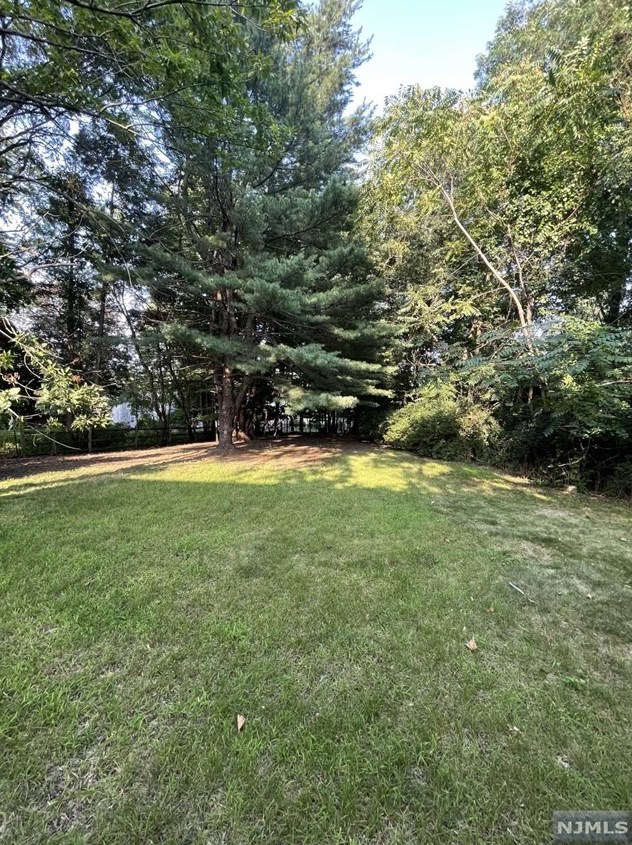 338 Queens Ct, Ridgewood, NJ 07450