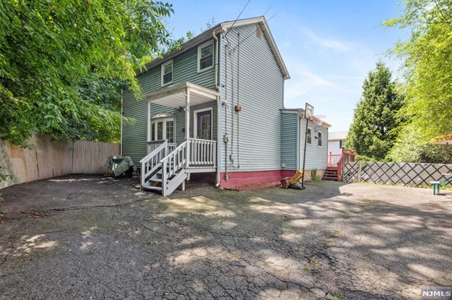 92-94 Rockland St, Paterson, NJ 07501